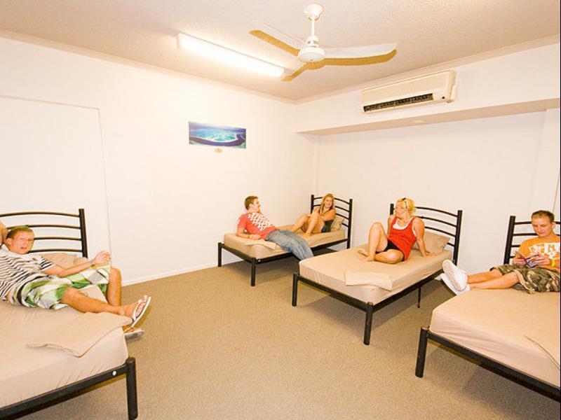 Global Backpackers Cairns Central ภายนอก รูปภาพ